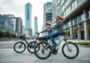 Şehir İçindeki Rüzgârlı Günlerde Elektrikli Bisikletler ile Gezmek Exploring the city on windy days with electric bicycles